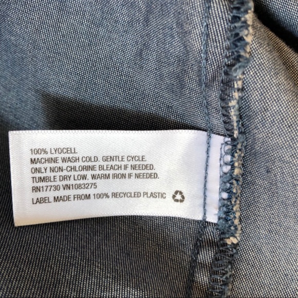 andeawy Button-Up Long Sleeved Chambray Shirt - Picture 4 of 6